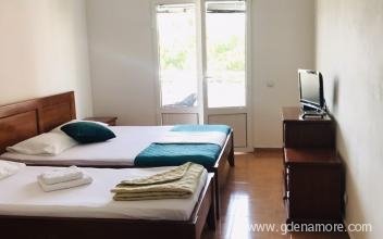 Apartamentos ND, alojamiento privado en Dobre Vode, Montenegro